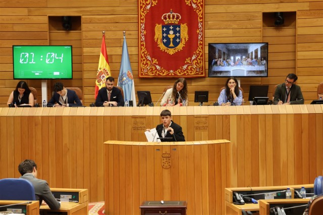 A Cámara galega acolle a final do Parlamento Xove
